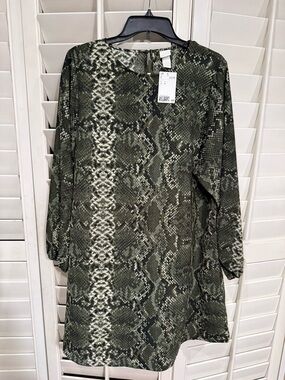NWT - H&M Olive & Cream Snake Print Tunic